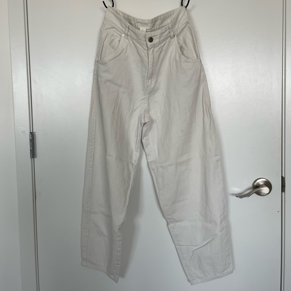 H&M high-waisted, mom style, slightly tapered leg, ankle length jeans | size 4